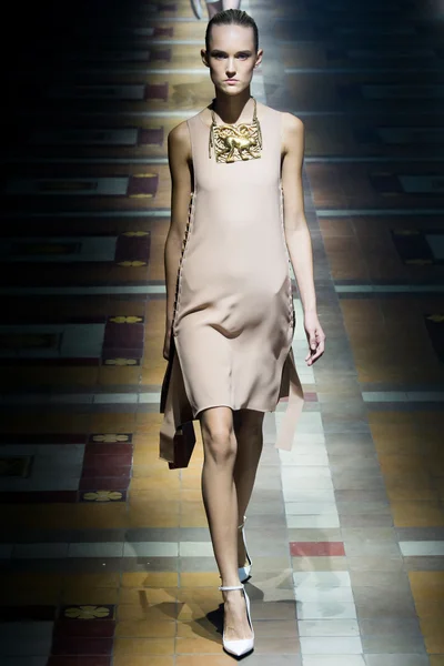 Look 7